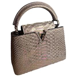 Louis Vuitton Capucines Mini en Python Rosa Metálico