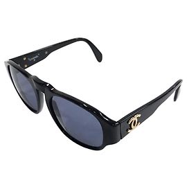 Gafas de sol negras con logo CC dorado Chanel 04152