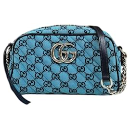 Borsa a spalla trapuntata Gucci GG Marmont con catena