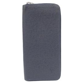 Louis Vuitton Taiga Zippy Wallet