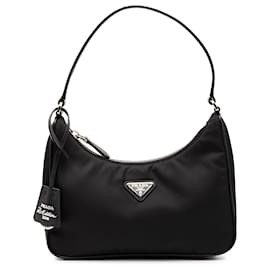 Borsa a spalla Prada in Re Nylon nero Re Edizione 2005