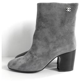 Botines de ante gris Chanel