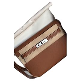Hermès Kelly Depache 25 Cuero Togo Dorado