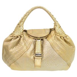 Bolso Spy Fendi de cuero dorado