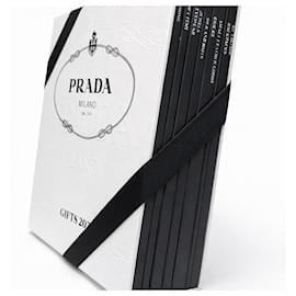 Prada Milano "Gifts 2025" – Katalog / Lookbook-Box, seltenes Sammlerstück