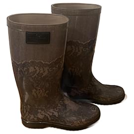 Botas de lluvia Valentino de goma rosa con estampado de encaje negro IT 36