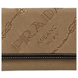 Billetera plegable Prada en beige y negro