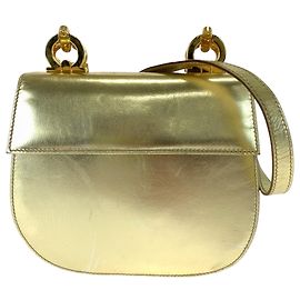 Borsa a spalla in pelle dorata Gancini vintage Salvatore Ferragamo