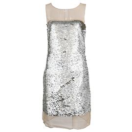 Vestido midi com decote barco em lantejoulas prateadas da Michael Kors