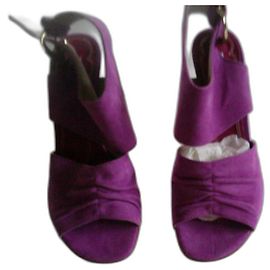 Décolleté Vic Matié in camoscio viola a punta aperta