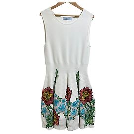 Autre Marque Blumarine Strickkleid mit Blumenstickerei