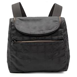 Zaino convertibile in nylon nero della nuova linea di viaggio di Chanel