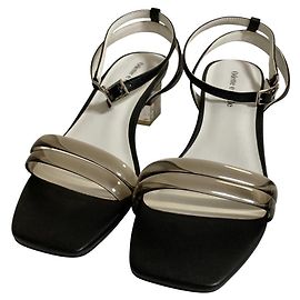 Autre Marque Sandali con cinturino in pelle Odette e Odile