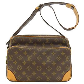 Borsa a Spalla Nile M45244 di Louis Vuitton