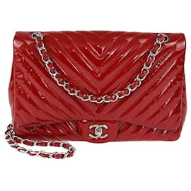 Borsa Chanel Jumbo Classic in pelle verniciata rossa a zigzag con pattina singola