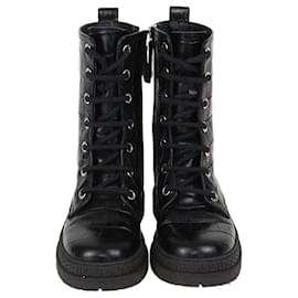 Botas de Cano Curto em Couro Preto com Estampa de Crocodilo Versace Kids - Autre Marque