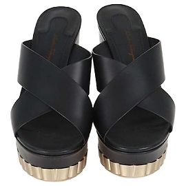 Sandalias de cuña Nicosia de cuero negro Salvatore Ferragamo