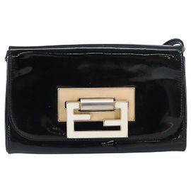 Fendi Vintage Schultertasche aus Emaille