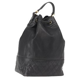 Zaino Matelassé CHANEL in pelle caviar nera con CC dorato Auth 145289
