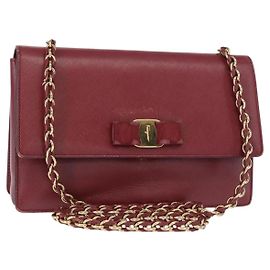 Borsa a Spalla Vala Chain in Pelle Bordeaux e Oro Auth 153977 di Salvatore Ferragamo