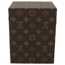 LOUIS VUITTON Monogram Coffret Máquina de Dar Cordas Acessório M48126 Auth 29828SM