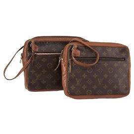 LOUIS VUITTON Borsa Clutch Monogram 2Set LV Auth gh1003