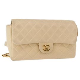 CHANEL Matelassé Rucksack aus Lammleder Beige Gold CC Auth 146557V