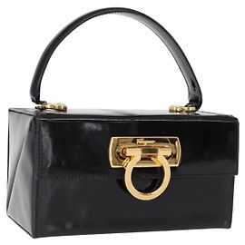 Bolso de mano Gancini en esmalte negro y dorado Auth 156968 de Salvatore Ferragamo
