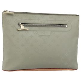 LOUIS VUITTON Pochette Cosmos en titane Monogram Grise M63240 LV Auth 147363