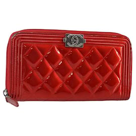CHANEL Boy Chanel Lange Geldbörse Lackleder Rot Silber CC Auth 143150