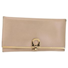 Salvatore Ferragamo Langer Gancini Geldbeutel aus Leder Beige Gold Authentisch am9075