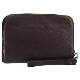 LOUIS VUITTON Taiga Baikal Clutch Bag Acajou M30186 LV Auth 143227