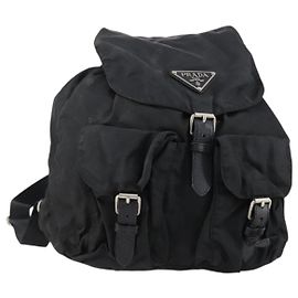 PRADA Rucksack aus schwarzem Nylon mit silberner Authentizität bs30573