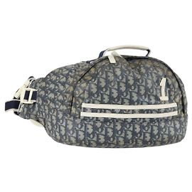 Sac à dos en toile Trotter en PVC bleu argent de Christian Dior Auth bs31270