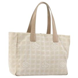 CHANEL Nueva Bolsa Tote de Viaje Nylon Beige Oro CC Auth BA7760