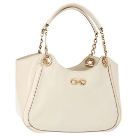 Borsa a mano in pelle Gancini Chain di Salvatore Ferragamo, bianca e dorata, autentica BA8685