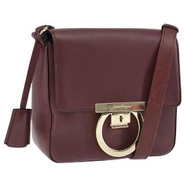 Borsa a Spalla Salvatore Ferragamo Gancini in Pelle Bordeaux Oro Auth 149195
