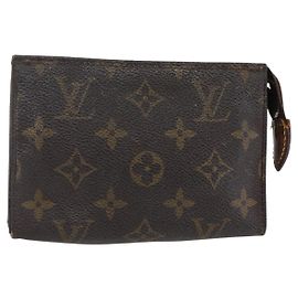 LOUIS VUITTON Monogram Poche Toilette 15 M47546 LV Auth 147368