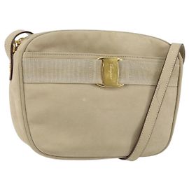 Vala Schultertasche aus Wildleder Beige Gold Auth BA7057 von Salvatore Ferragamo