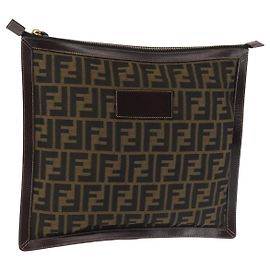 Clutch in tela Zucca FENDI nero marrone oro Auth bs29397