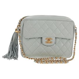CHANEL Borsa a Spalla Matelassé in Pelle di Agnello Azzurro Chiaro Oro CC Auth 140125V