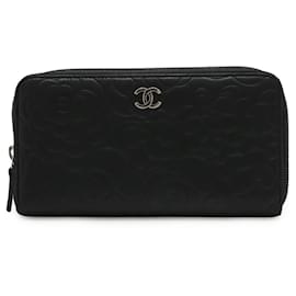 Portafoglio lungo in pelle di agnello Camelia di Chanel