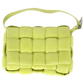 Borsa a Spalla Padded Cassette in Pelle di Agnello Verde Pastello di Bottega Veneta
