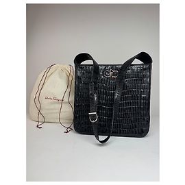 Borsa in pelle nera con stampa coccodrillo vintage Salvatore Ferragamo