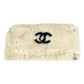 Pulsera de piel con logo CC Coco vintage de Chanel