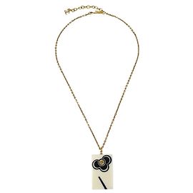 Colgante rectangular Chanel Vintage CC de metal y resina