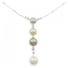 Collar de Perlas en Oro Blanco de 18K Cartier