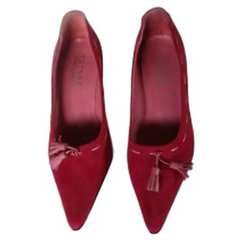Décolleté Trussardi Camoscio Lampone con Pompon in Pelle Rossa 36