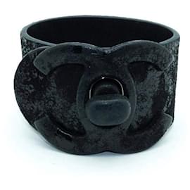 Lederarmband mit Schildkrötenverschluss von Chanel
