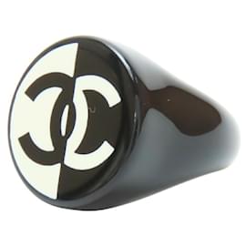 Chanel Ring mit zweifarbiger Kunststoffband